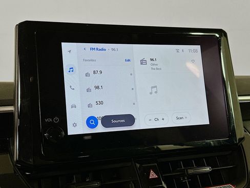 Used 2025 Toyota Corolla LE image 21