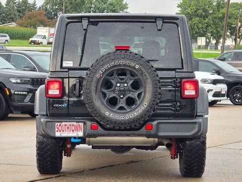 Used 2023 Jeep Wrangler Unlimited w/ Sun & Screen Package AWD/4WD image 7