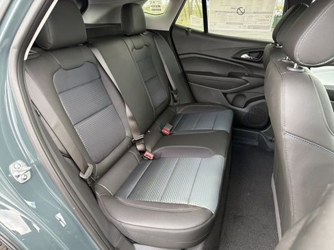 New 2026 Chevrolet Trax LT w/ LT Convenience Package FWD image 28