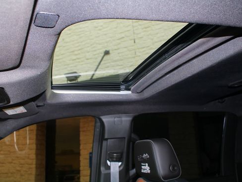 Used 2023 Chevrolet Silverado 3500 High Country image 5