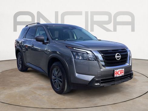 Used 2024 Nissan Pathfinder SV image 5