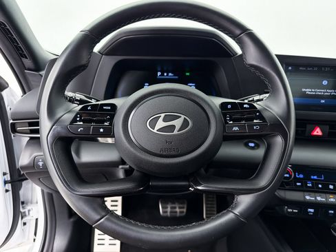 Used 2025 Hyundai Elantra Sport FWD image 3