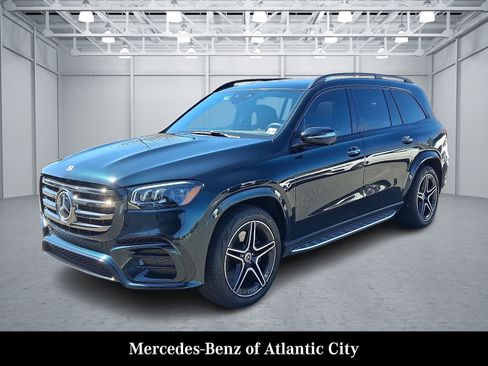 Used 2025 Mercedes-Benz GLS 450 4MATIC image 3