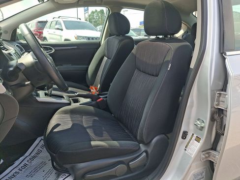Used 2019 Nissan Sentra SV w/ Special Edition Package FWD image 13