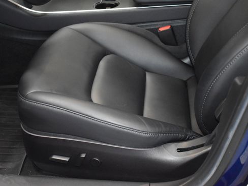 Used 2018 Tesla Model 3 Long Range RWD image 13