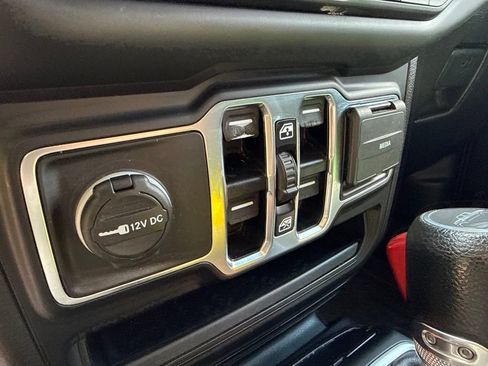 Used 2021 Jeep Gladiator Mojave AWD/4WD image 20