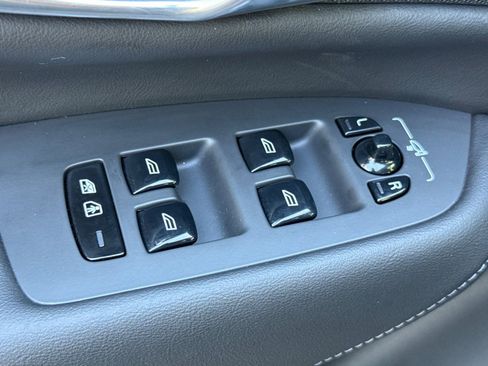 Used 2025 Volvo XC90 B6 Ultra image 13