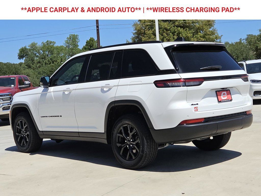 Used 2025 Jeep Grand Cherokee Altitude AWD/4WD image 6