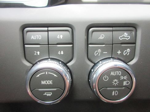 New 2026 GMC Sierra 3500 Denali Ultimate AWD/4WD image 17