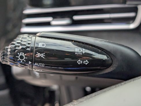 Used 2025 Hyundai Elantra SEL image 26