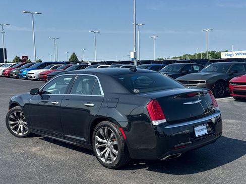 Used 2015 Chrysler 300 C Platinum w/ Light Group RWD image 4