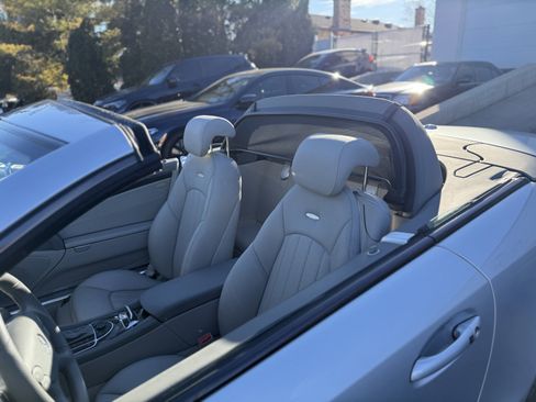 Used 2008 Mercedes-Benz SL 55 AMG w/ P1 Pkg image 22