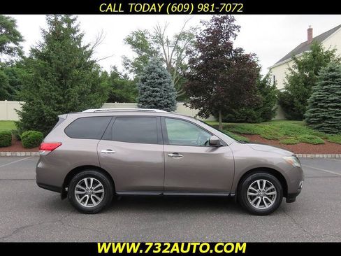Used 2014 Nissan Pathfinder SV w/ Trailer Tow Package AWD/4WD image 4
