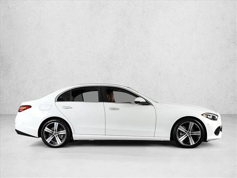 Used 2025 Mercedes-Benz C 300 4MATIC Sedan image 4