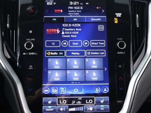 Used 2024 Subaru Outback Premium AWD/4WD image 16