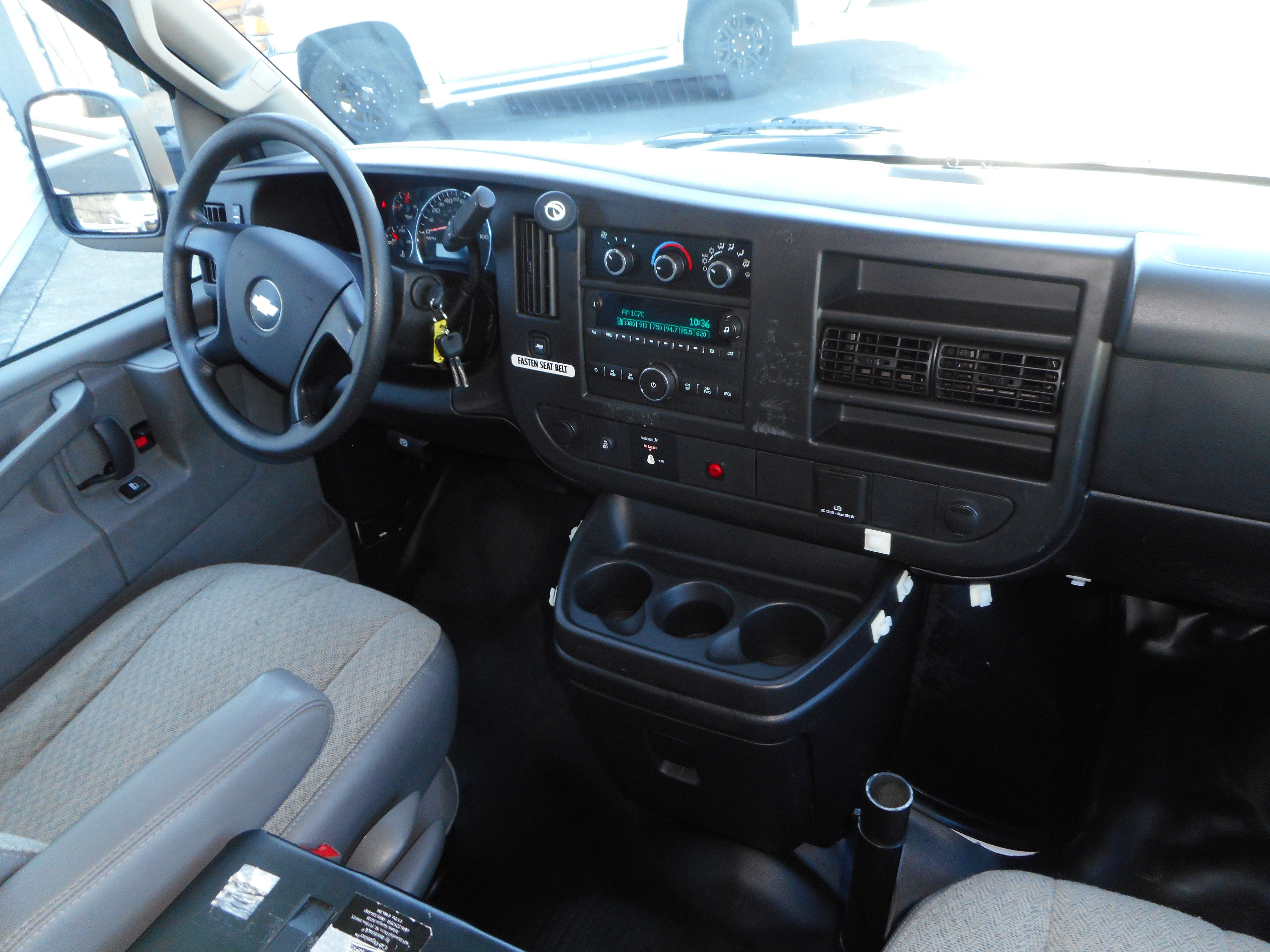Used 2016 Chevrolet Express 2500 RWD image 21