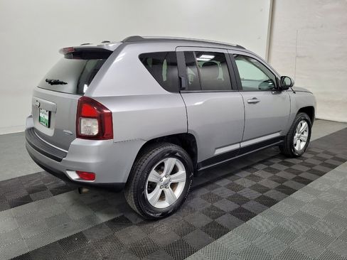 Used 2015 Jeep Compass Latitude AWD/4WD image 10