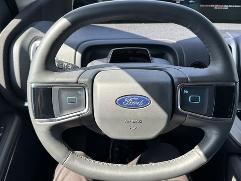 Used 2025 Ford Expedition Max Active AWD/4WD image 18