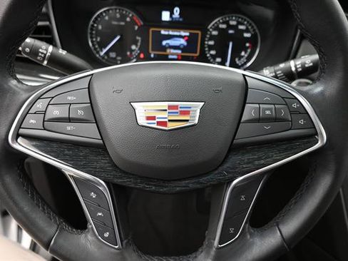 Used 2023 Cadillac XT5 Premium Luxury FWD image 11
