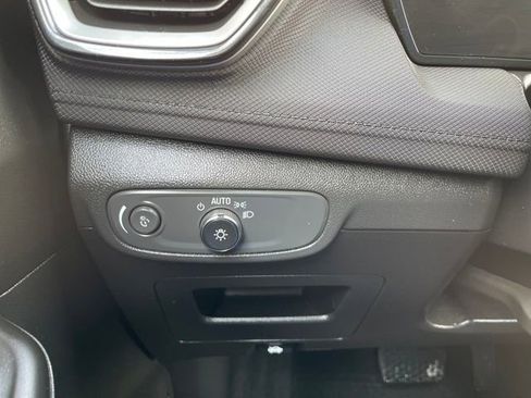 Used 2025 Chevrolet TrailBlazer LT w/ Driver Confidence Package image 17