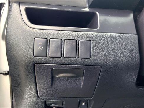 Used 2016 Toyota Highlander LE FWD image 33