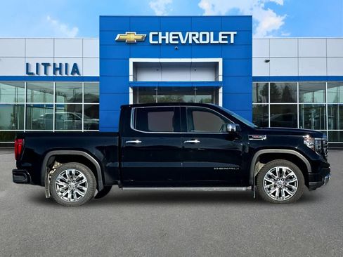 Used 2023 GMC Sierra 1500 Denali w/ Denali Reserve Package AWD/4WD image 8