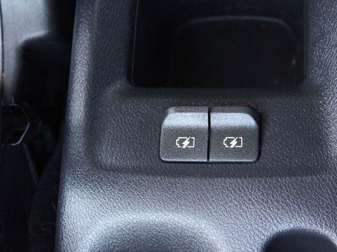 Used 2019 Nissan Kicks SR w/ SR Premium Package image 41