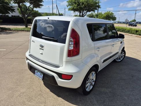 Used 2013 Kia Soul + w/ Audio Pkg FWD image 6