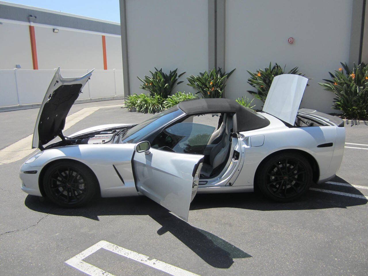 Used 2009 Chevrolet Corvette Convertible w/ Preferred Equipment Group RWD image 14