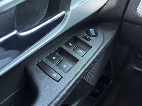 Used 2017 Chevrolet Equinox LS image 7