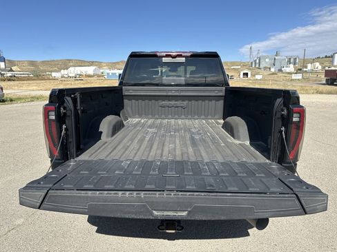 Used 2024 GMC Sierra 3500 AT4 w/ AT4 Premium Plus Package image 17