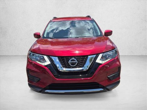 Used 2020 Nissan Rogue SV FWD image 2