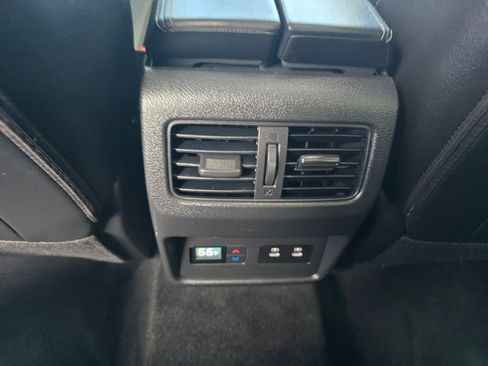 Used 2025 Nissan Rogue SL w/ Tech Package FWD image 23