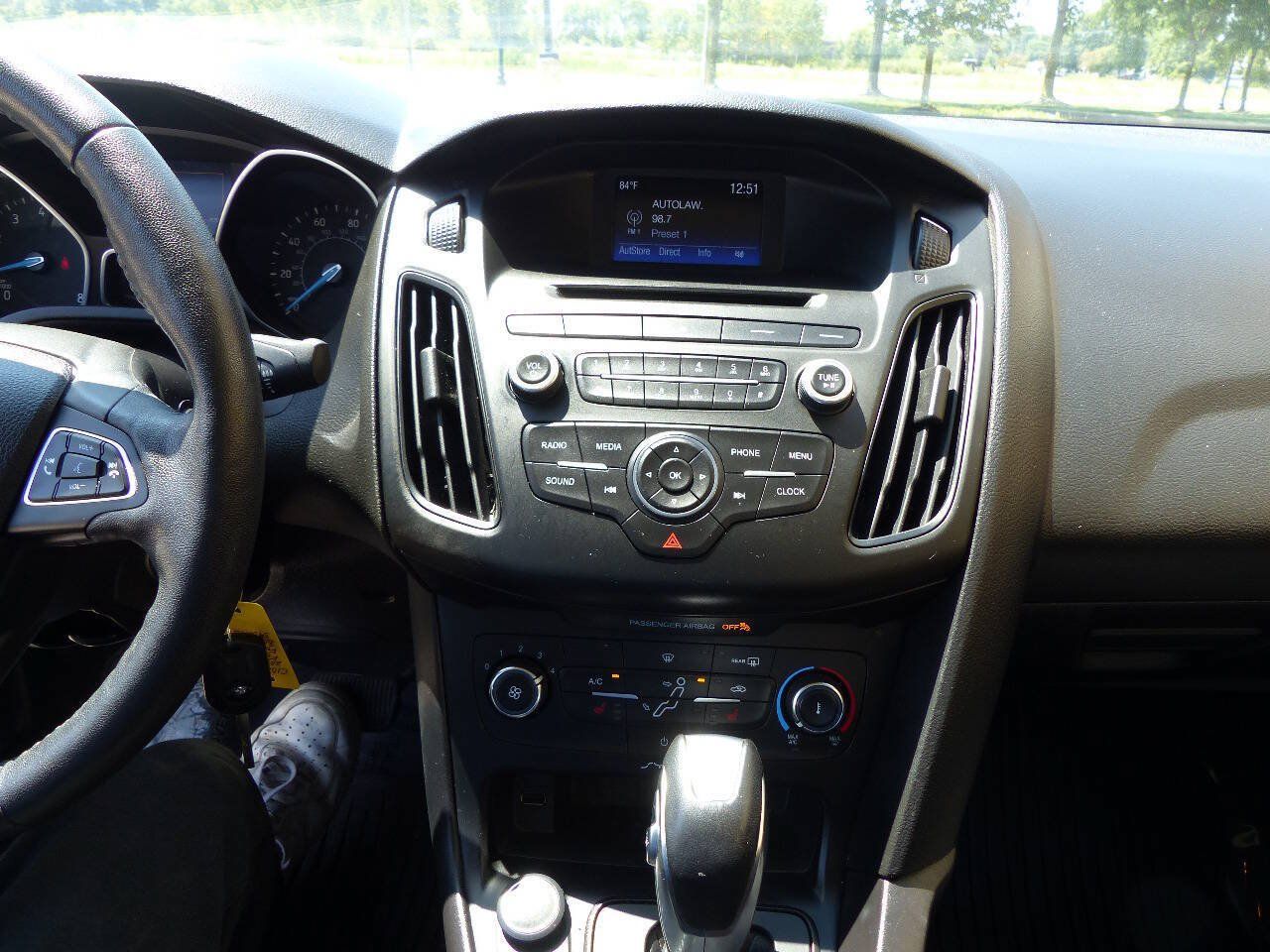 Used 2016 Ford Focus SE w/ SE Cold Weather Package FWD image 29