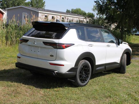 New 2025 Mitsubishi Outlander Trail Edition image 9