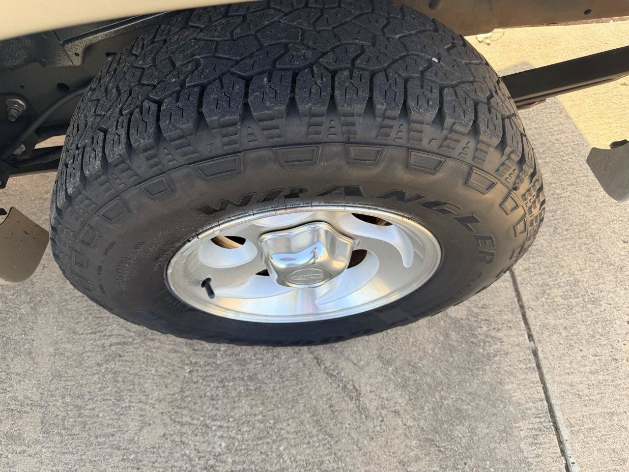 Used 1999 Ford Explorer XLT RWD image 19