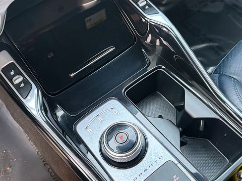 Used 2022 Kia Sorento SX Prestige w/ Panoramic Sunroof Package image 29