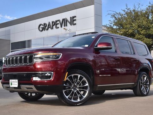 Used 2022 Jeep Wagoneer Series III w/ Premium Group I image 2