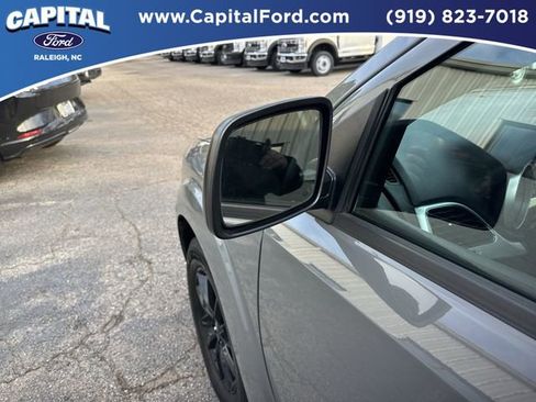 Used 2020 Dodge Journey SE w/ SE Popular Equipment Group image 12