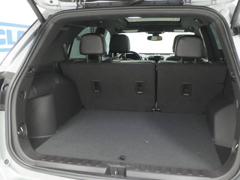 Used 2024 Chevrolet Equinox Premier FWD image 34