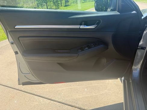 Used 2019 Nissan Altima 2.5 SL FWD image 24