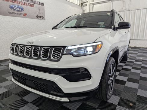 Used 2025 Jeep Compass Limited w/ Elite Group image 3