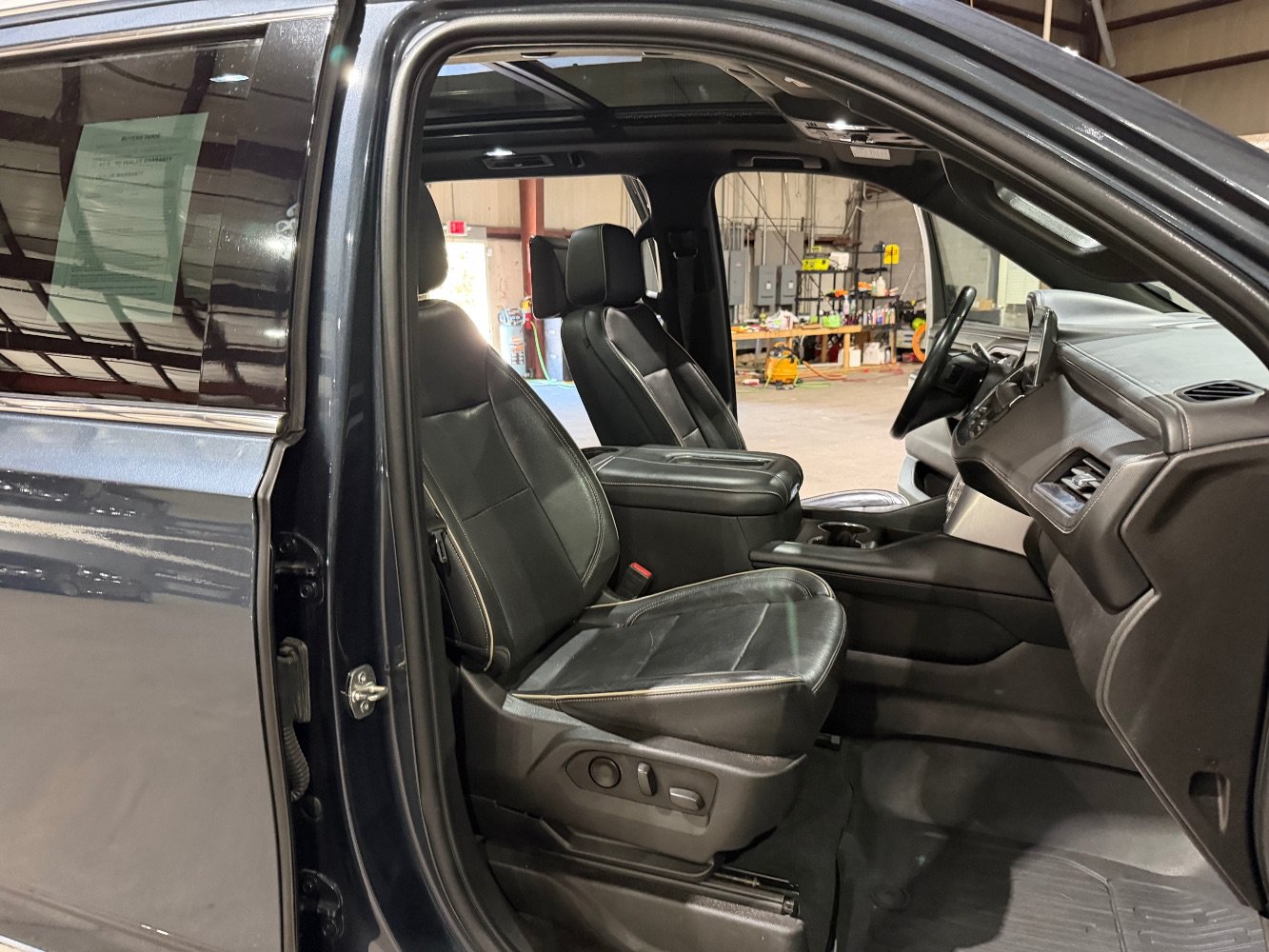 Used 2021 GMC Yukon SLT w/ SLT Luxury Plus Package RWD image 26