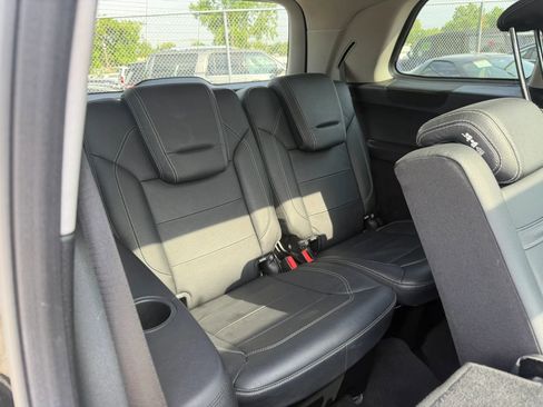 Used 2015 Mercedes-Benz GL 550 4MATIC image 27