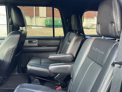 Used 2017 Ford Expedition Platinum image 22