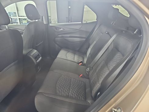 Used 2018 Chevrolet Equinox LT AWD/4WD image 18