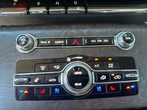 Used 2023 Lincoln Aviator Reserve w/ Equipment Group 201A AWD/4WD image 20