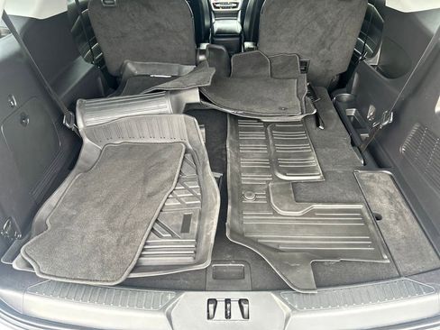 Used 2022 Ford Explorer XLT w/ Equipment Group 202A image 16