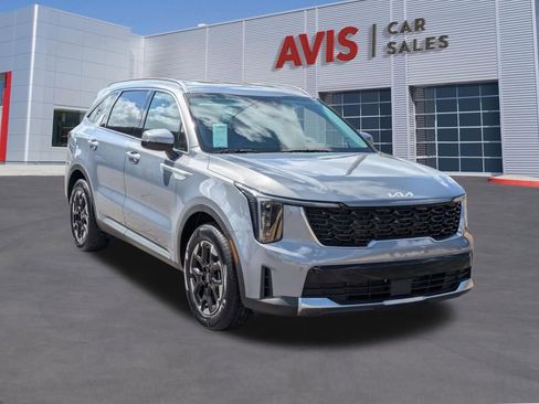 Used 2024 Kia Sorento S image 3