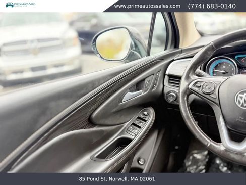 Used 2017 Buick Envision Essence FWD image 18
